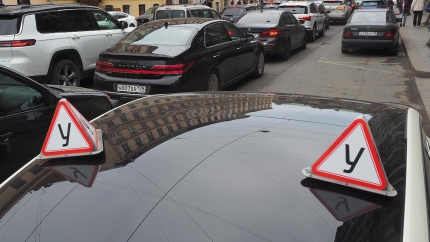 В России улучшат подготовку водителей в автошколах