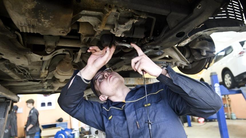 Россиянам напомнили о способных продлить жизнь машине весенних работах