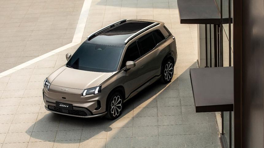 GAC начал принимать заказы на новый городской кроссовер