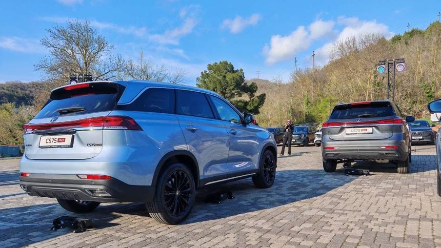 Россиянам назвали цены на новый Changan CS75 Pro