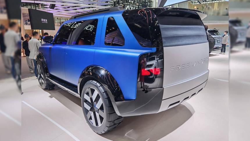 Первые «живые» фото внедорожника Freelander