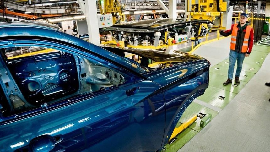 АвтоВАЗ рассказал об уникальном для Lada оснащении Azimut