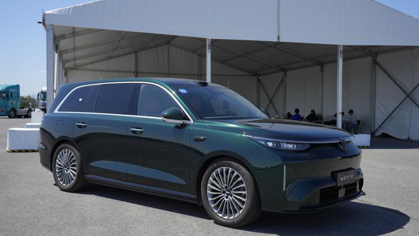 Тест нового кроссовера Wey V9X: он круче «Лисяна»