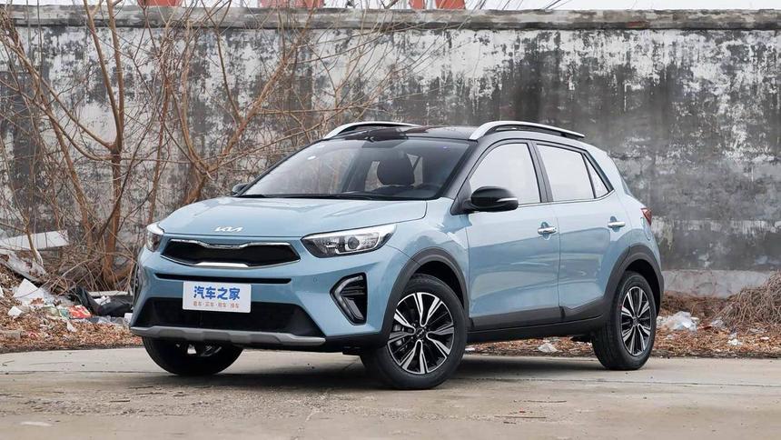 В России начались продажи нового компакт-кросса Kia