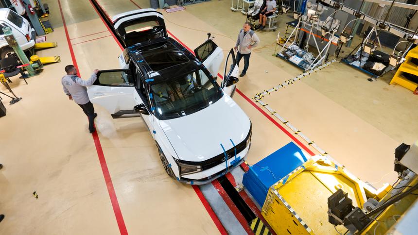 Кроссовер Lada Azimut прошёл обязательные государственные краш-тесты