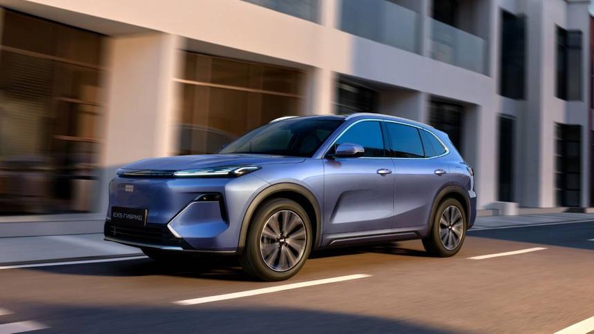 Geely объявил российские цены на новый кроссовер для России