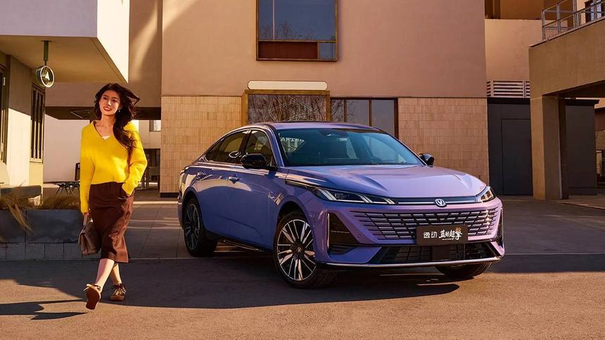 В России китайский Changan готовит преемника стильного седана