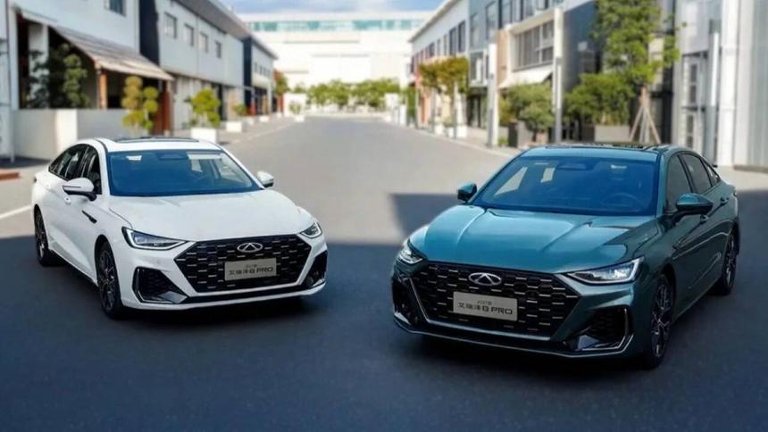 В Китае представили новый седан Chery, который ждут в России