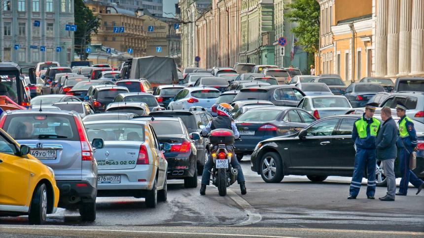 Россиянам объяснили, почему японцы часто меняют моторное масло