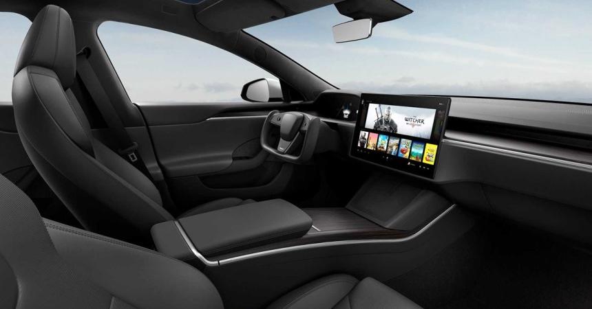 Tesla квадратный руль