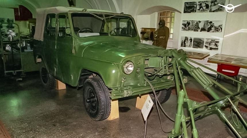 Автомобиль с двумя рулями