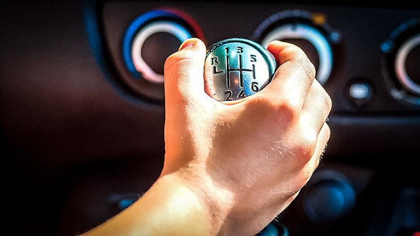 Как научиться правильно ездить на "механике" - Quto.ru